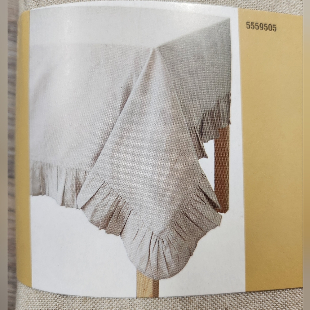 Ruffle Table Cloth